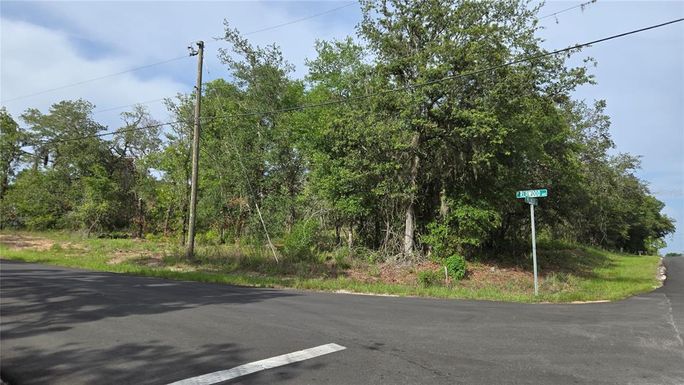 4771 N REDWOOD AVENUE