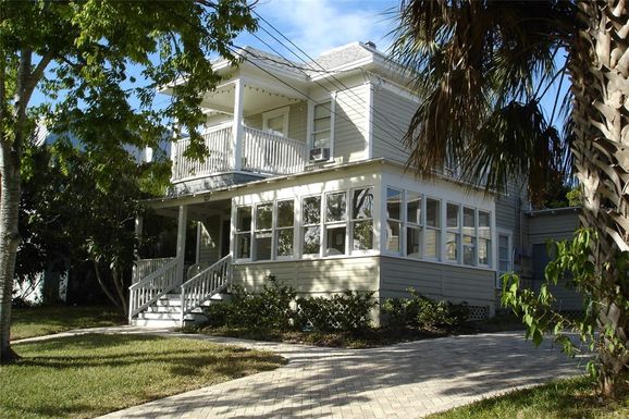 127 S PENINSULA DRIVE