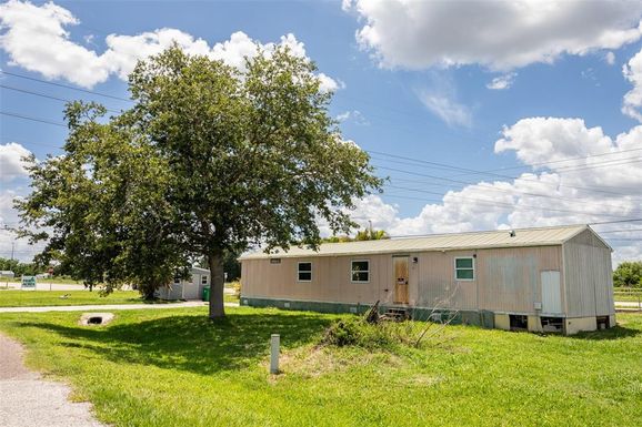 6925 BERNADEAN BOULEVARD