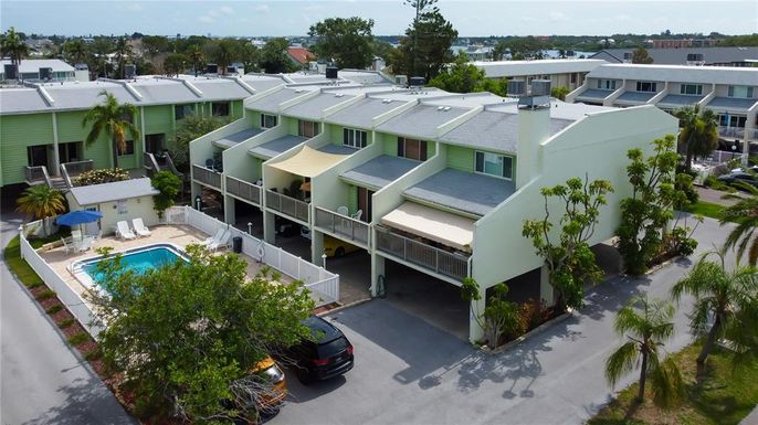 318 WINDRUSH BOULEVARD UNIT 10