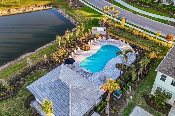 8520 DAYBREAK STREET