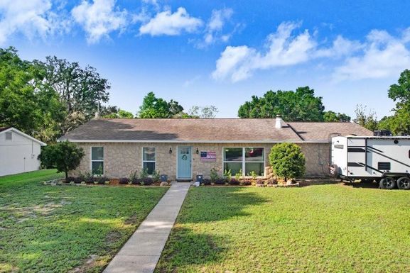 901 STRAWBERRY LANE