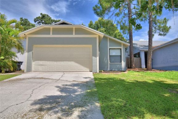 658 LAKE DEXTER CIRCLE