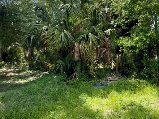 208 S FRANKLIN STREET