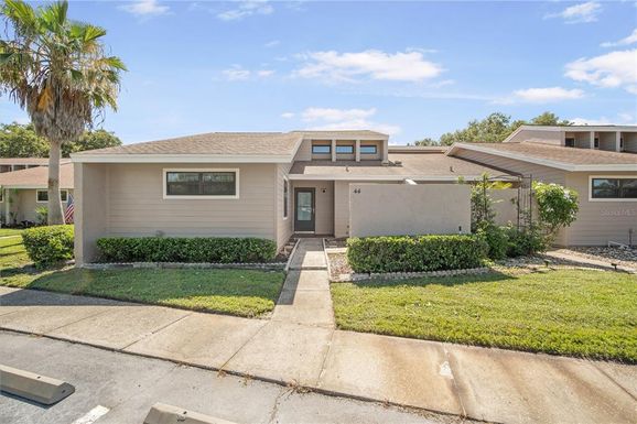 5225 IMPERIAL LAKES BOULEVARD UNIT 44