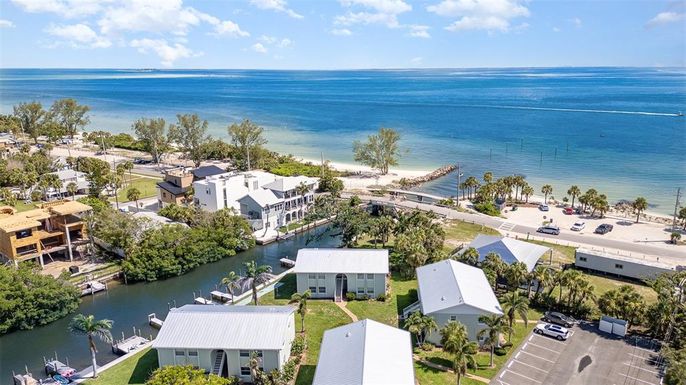 522 PINE AVENUE UNIT 8B