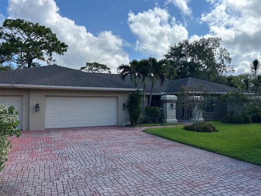 1494 STURBRIDGE COURT