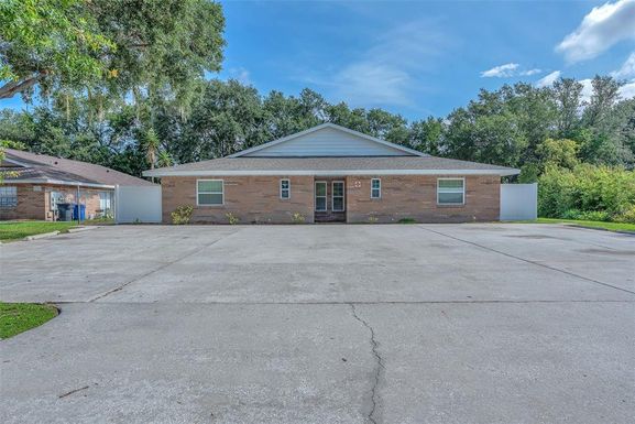 3209 BLOOMINGDALE VILLAS COURT