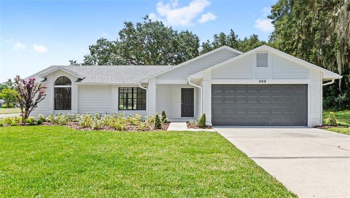 400 TIMBERCREEK DRIVE N