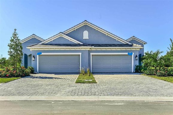 10100 LAKE WALES CIRCLE