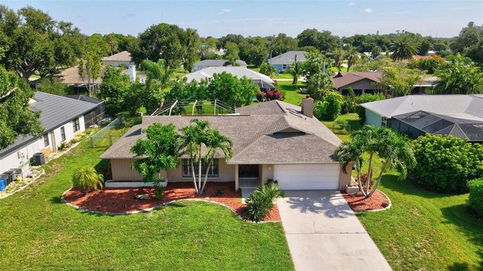 2113 LOCHMOOR CIRCLE