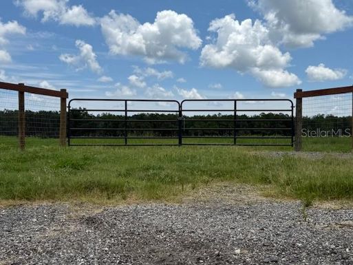 594 E COUNTY ROAD 90