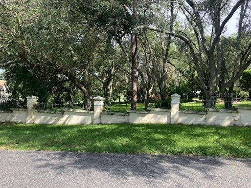 114 W MAGNOLIA AVENUE