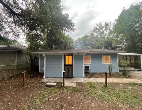 1208 BRINKLEY COURT