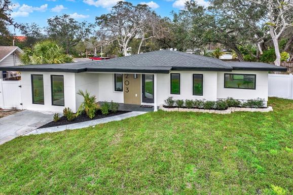 203 DRIFTWOOD DRIVE W