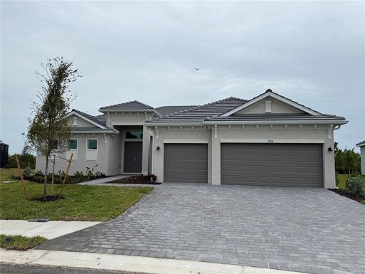 7814 LAKES EDGE LANE