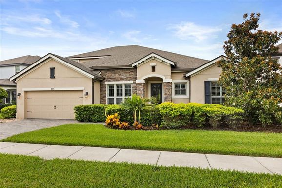 910 SHERBOURNE CIRCLE