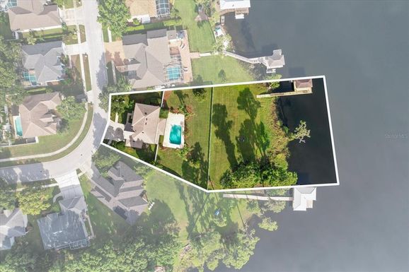 1300 WYNDHAM LAKES DRIVE