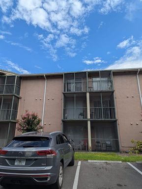 133 OYSTER BAY CIRCLE UNIT 320