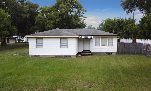 1870 LAKE MARKHAM ROAD