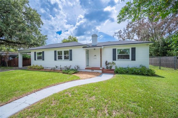 3019 WOODLAND HILLS AVENUE