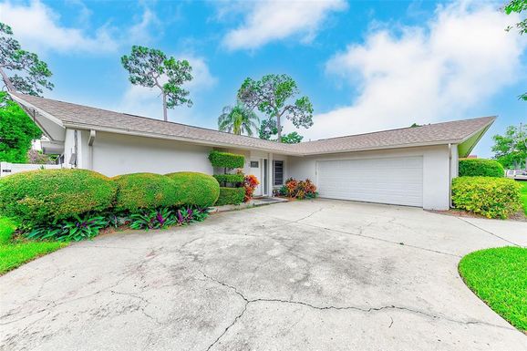 1613 ARBOR DRIVE