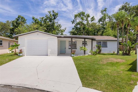 2721 LAWN PLACE