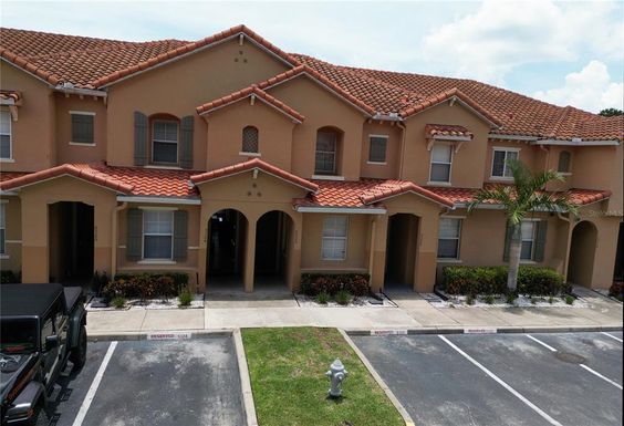 5324 PARADISE CAY CIRCLE