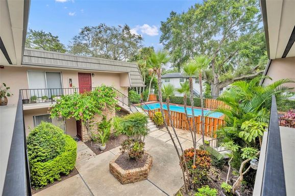 1920 WOODCREST DRIVE UNIT 15