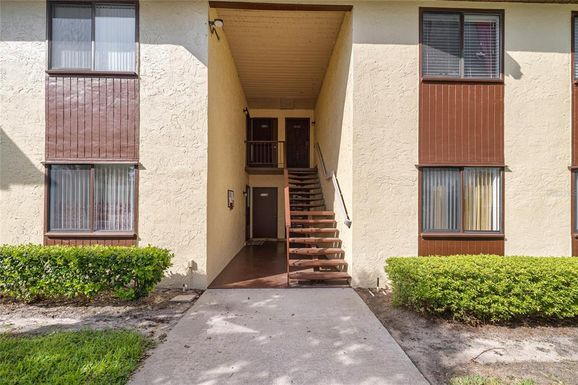 513 FAIRWAYS LANE UNIT B