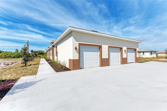 289 BOUNDARY BOULEVARD UNIT 202