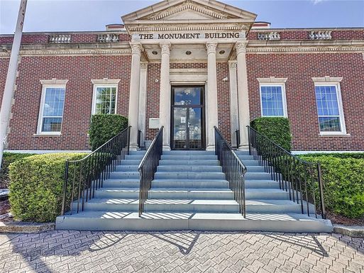 22 W MONUMENT AVENUE