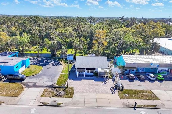 109 TAMIAMI TRAIL S