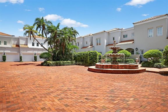 4965 BAYSHORE BOULEVARD UNIT 4965