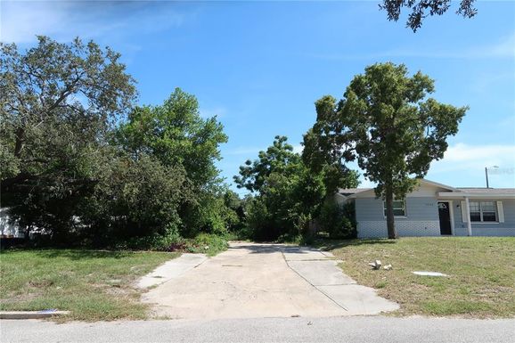4250 OAK BLUFF AVENUE