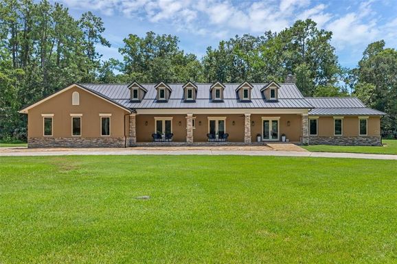 935 RIVER EDGE COURT