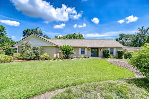 1807 PARKWOOD DRIVE