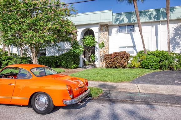 3100 HARTFORD STREET N UNIT 203