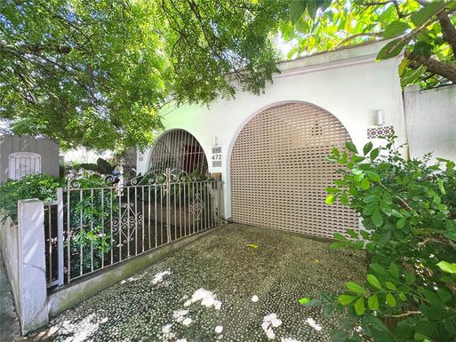 Calle Alverio EXT. ROOSVELT