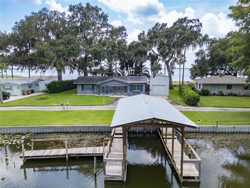7824 LIVE OAK LANE