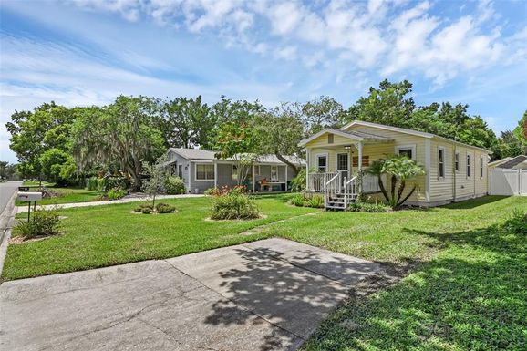 215 PENNSYLVANIA AVENUE