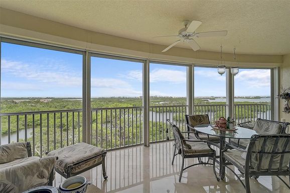 385 N POINT ROAD UNIT 701