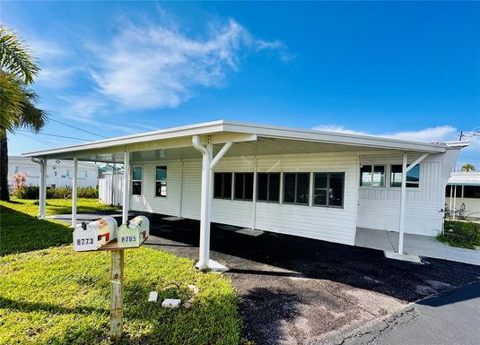 8765 43RD AVENUE N UNIT 162