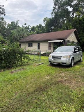 1324 W SILVER SPRINGS BOULEVARD