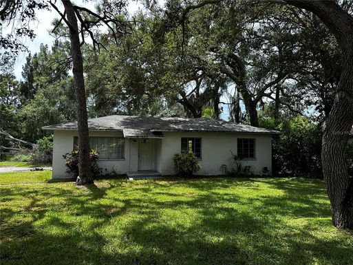 1016 PINEBROOK DRIVE