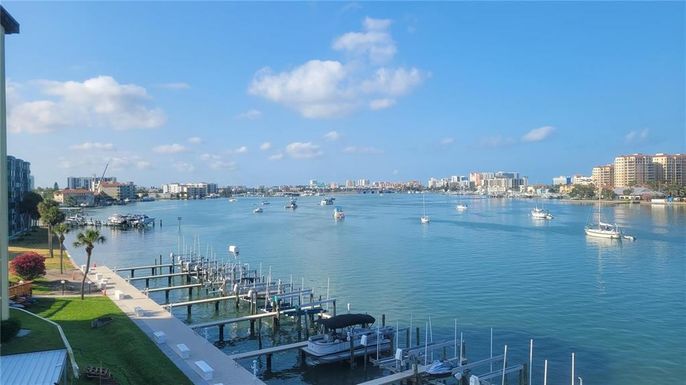 660 ISLAND WAY UNIT 405