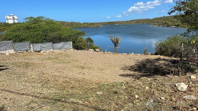 SALINAS PROVIDENCIA, CALLE C BLOQ. A-7-A