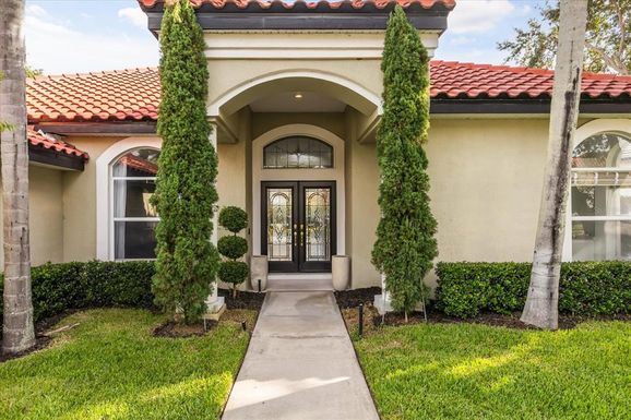 198 PROMENADE CIRCLE