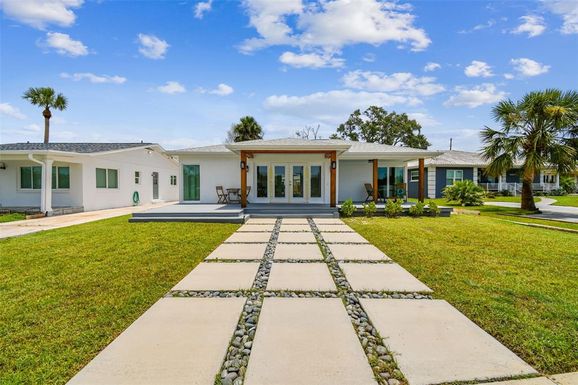 315 S SPRING BOULEVARD