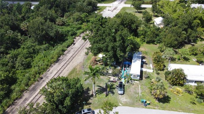 1605 GRIFFITH AVENUE